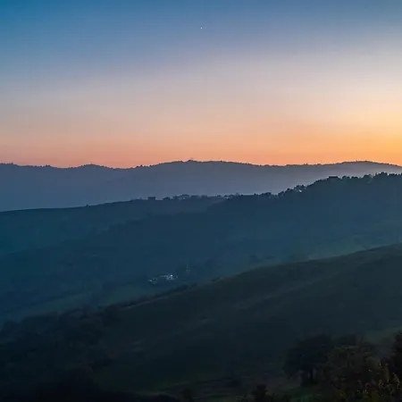 Hill Maranello, Vista E Relax